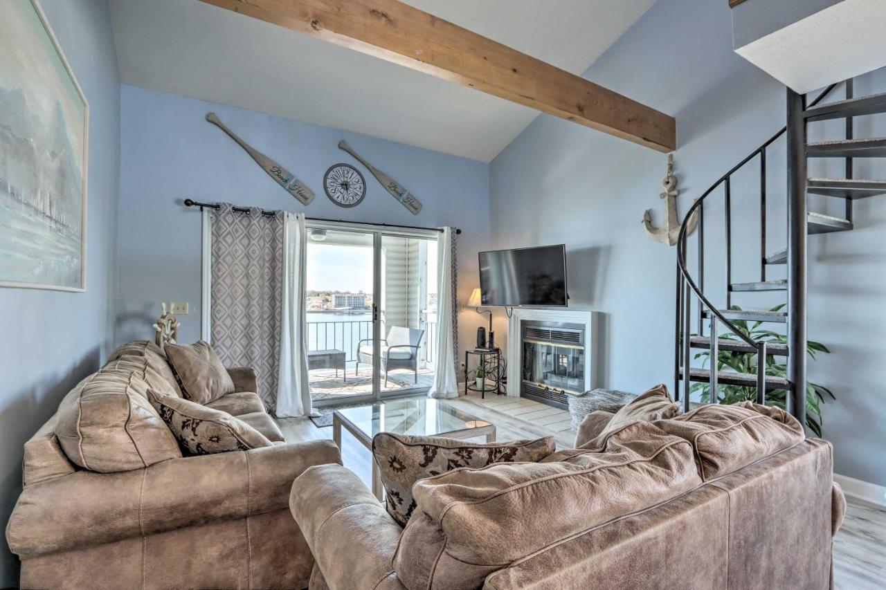 Sunny Osage Beach With Balcony And Lakefront View Exterior foto