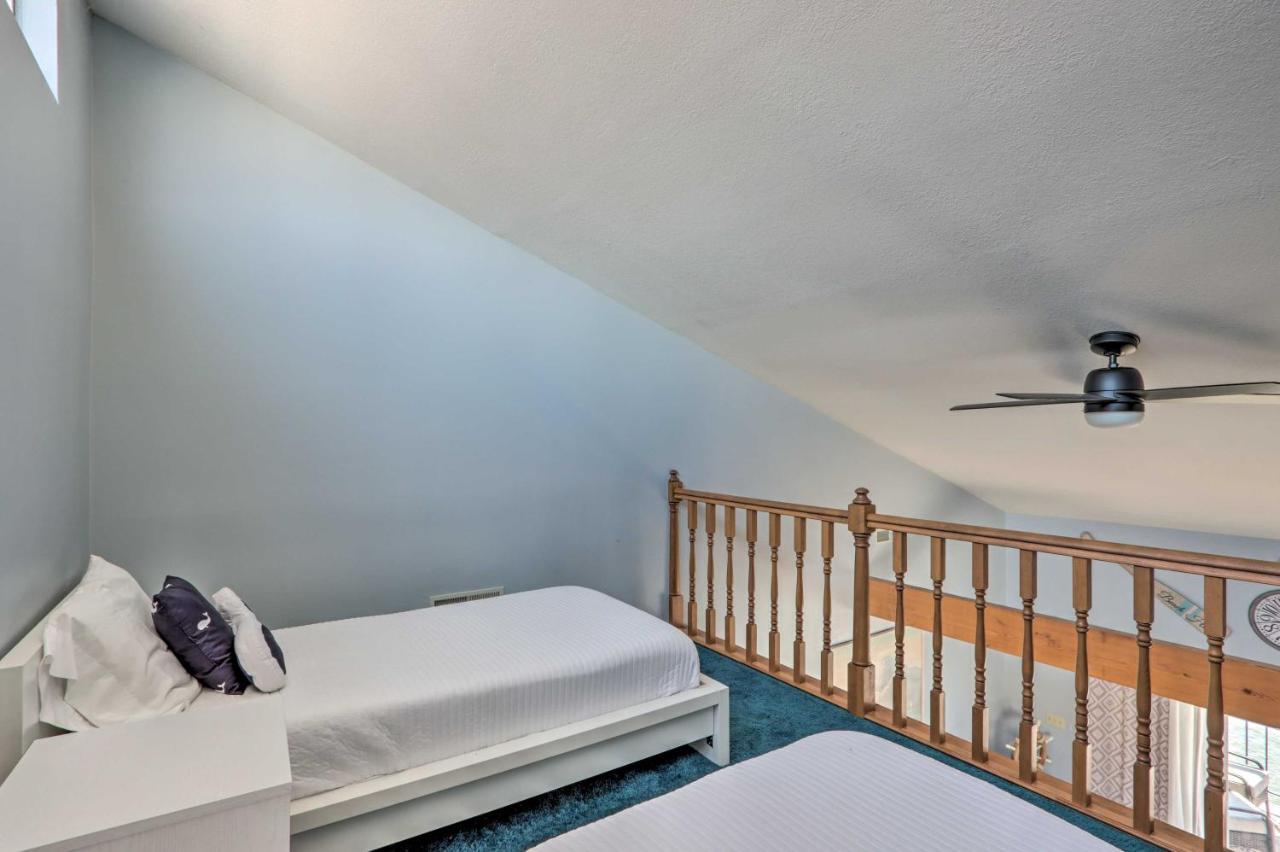 Sunny Osage Beach With Balcony And Lakefront View Exterior foto